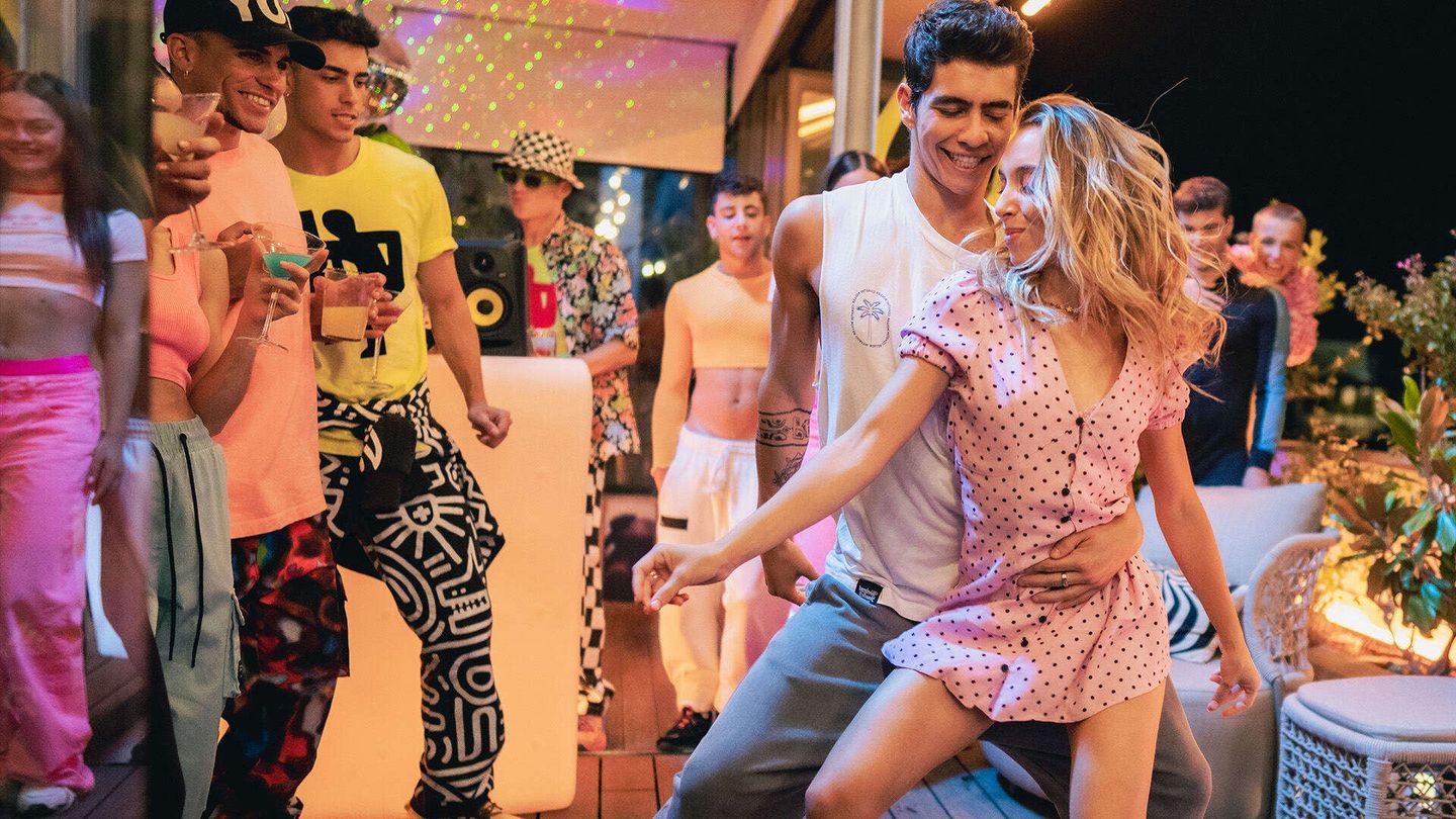 Un Paso Adelante Next