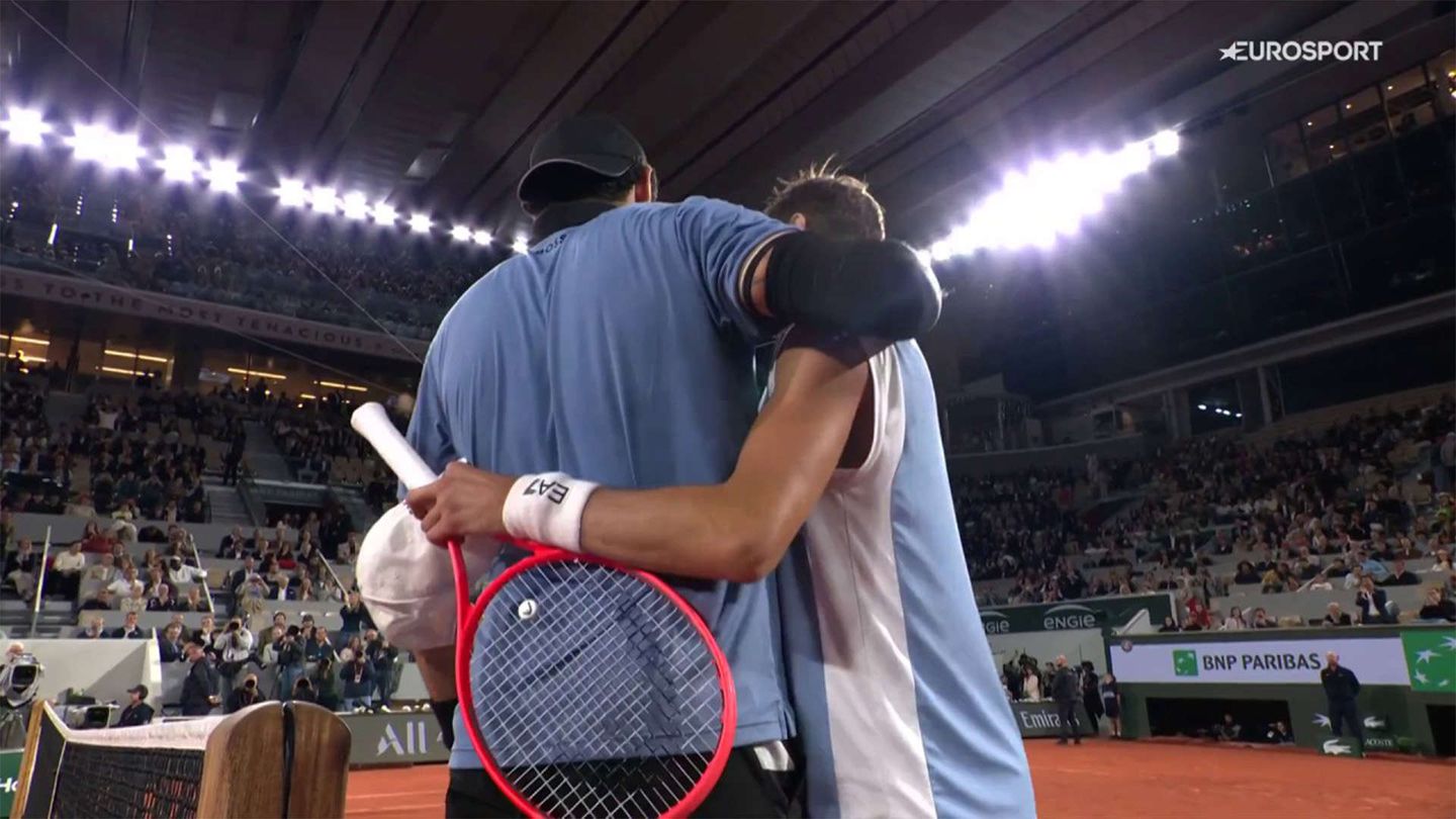 04/06 11:10 | Berrettini si ritira dal Roland Garros 2026: rivivi il momento e il tenero abbraccio con Arnaldi | Roland Garros