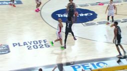 20/05 08:00 | Trento batte Milano nel modo piu' assurdo: il canestro di Cale sulla sirena | Serie A