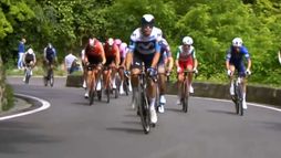 23/05 16:19 | La Ineos spacca il gruppo: Ayuso sorpreso, Roglic e Del Toro rispondono | Giro d'Italia