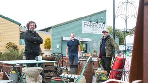 E15