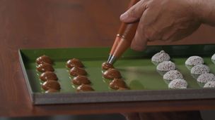 Bignè al Cacao e Gelato alla Vaniglia: