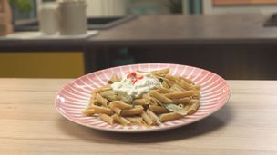 Pennette stracciatella e puntarelle