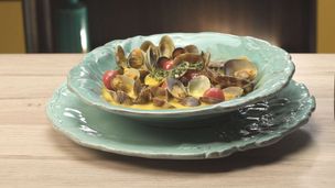 Zuppa di vongole con crema allo zafferano