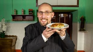 Bucatini con i calamari e alici all’arancia